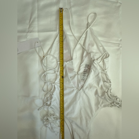 Tobi White Embroidered Floral One Piece Swimsuit XS Deep V Plunge, Lace-Up Sides - Picture 16 of 16